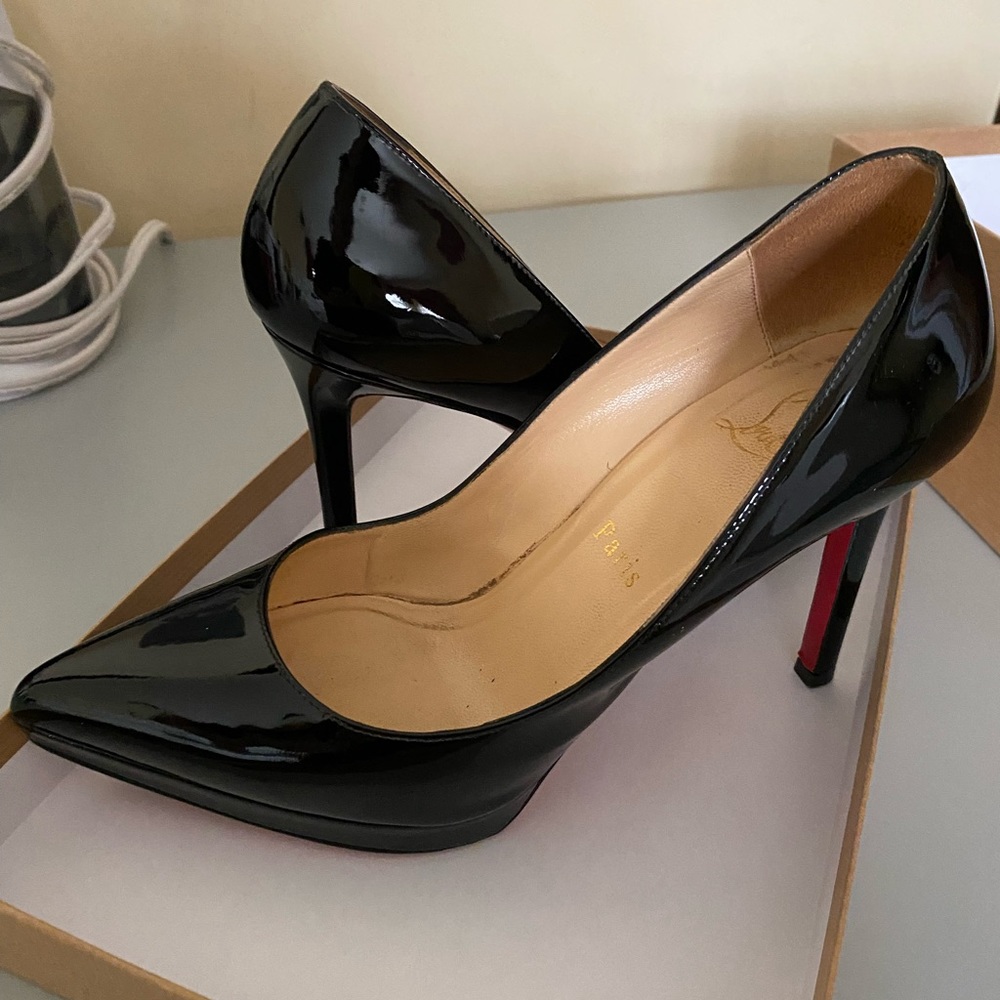 Christian Louboutin
Black Patent Leather Pigalle